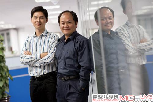 陈翔 飞利浦显示器产品经理（左）和苏森荣 飞利浦显示器市场总监（右）