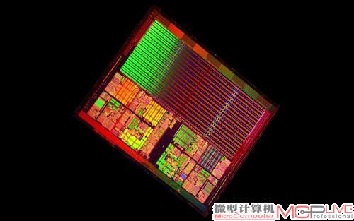 图8 Athlon 64 X2处理器，两个CPU内核可以直接交换数据，无须绕道经过内存。