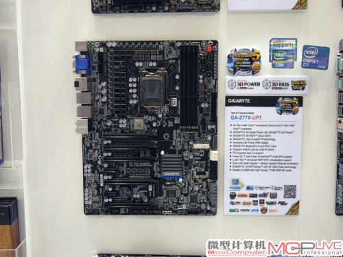 技嘉GA-Z77X-UP7主板实物，该主板采用了Z77芯片组，支持Intel第三代酷睿智能处理器，它采用了技嘉3D Power和3D BIOS技术。