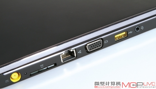 S220的接口不是它的亮点所在，3个USB 2.0接口中还包含1个可以关机充电的接口及一个USB/e-SATA混合接口，但并未提供USB 3.0接口。除此以外也就只剩下HDMI接口、VGA接口和读卡器了，好消息是它依然还是保留了指纹识别。