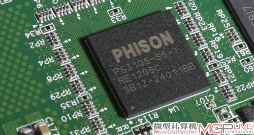 英睿达V4搭载的来自台湾群联PS3105主控芯片。