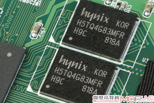 4颗DDR3的Hynix内存颗粒，单个512MB，位宽8bit，4颗组成2GB容量，32bit位宽。